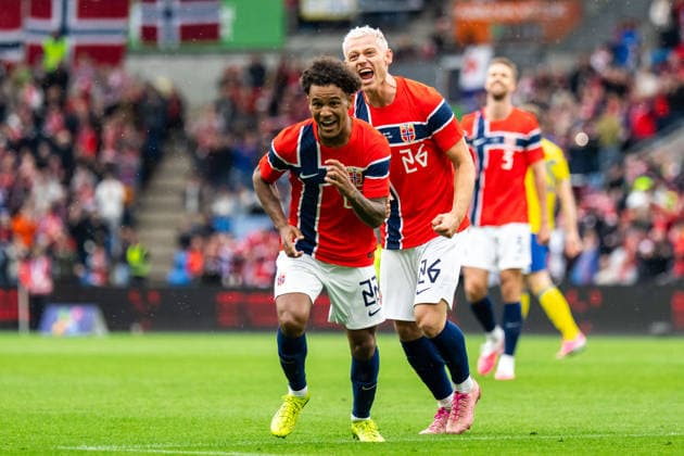 260601 Julian Ryerson of Norway celebrates with Oscar Bobb after 1-0 during the International Friendly, Länderspiel, Nationalmannschaft football match between Norway and Sweden on June 1, 2026 in Oslo. Photo: Joel Marklund BILDBYRAN kod JM JM0820 bbeng fotboll football soccer fotball träningslandskamp privatlandskamp landskamp international friendly norge norway sverige sweden sverige a jubel Copyright: JOELxMARKLUND BB260601JM048