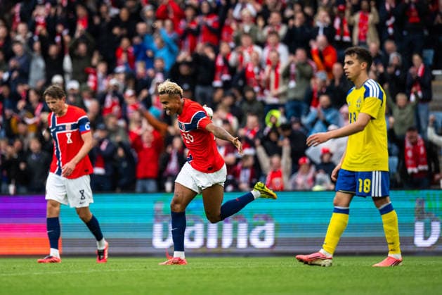 260601 Antonio Nusa of Norway celebrates and Yasin Ayari of Sweden looks dejected after 2-0 during the International Friendly, Länderspiel, Nationalmannschaft football match between Norway and Sweden on June 1, 2026 in Oslo. Photo: Joel Marklund BILDBYRAN kod JM JM0820 bbeng fotboll football soccer fotball träningslandskamp privatlandskamp landskamp international friendly norge norway sverige sweden sverige a jubel Copyright: JOELxMARKLUND BB260601JM060