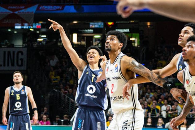 Jack Kayil (Alba Berlin, 7) Reaktion 01.06.2026, Alba Berlin vs Bamberg Baskets, Basketball, BBL, Max-Schmeling Halle, Berlin DFL regulations prohibit any use of photographs as image sequences and or quasi-video. Copyright: HMBxMedia xFinnxWeidmann