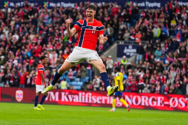 Private international football match Norway Sweden Oslo 20260601 Norway s Jorgen Strand Larsen celebrates 3 0 during the private international men s football match between Norway and Sweden at Ullevaal Stadium Photo Lise Aserud NTB Oslo Norway EDITORIAL USE ONLY RESTRICTED USE FOR BETTING COMPANIES  Copyright: xLisexAserudx xNTBx