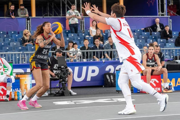FIBA 3x3 World Cup 2026 - Warsaw, Poland - Day 1 Ama Degbeon from Germany and ZhiTing Zhang from China are seen in action during the FIBA 3x3 World Cup 2026 group stage match in Warsaw, Poland. Warsaw Poland  Copyright: xMarekxAntonixIwaÅ czukx originalFilename:iwanczuk-day1ofth260601_np6v4.jpg