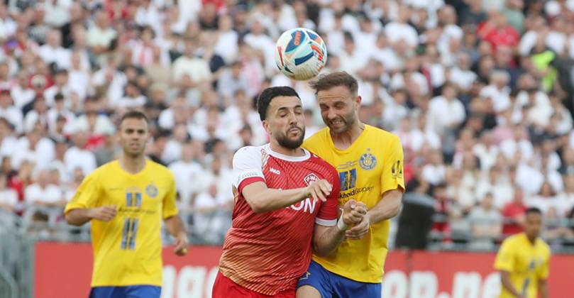 01.06.2026, xfsx, Herren, Fussball, Saison 2025 2026, Aufstiegsspiele zur 3. Liga, Play-Offs: FC Wuerzburger Kickers - 1. FC Lokomtive Leipzig - v.li.: Dion Berisha (FC Wuerzburger Kickers), Tobias Dombrowa (1. FC Lokomotive Leipzig) Wuerzburg tectake ARENA Bayern Deutschland
