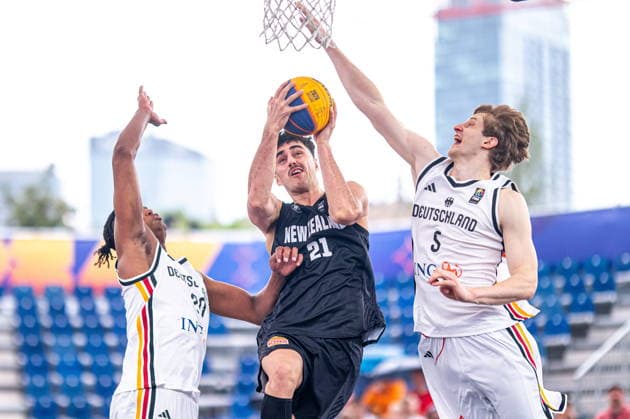 Warszawa 01.06.2026. 3x3 Basketball World Championship, WM, Weltmeisterschaft Day 1 in Warsaw, Poland. Germany - New Zealand match--- Mistrzostwa Swiata w koszykowce 3x3 Dzien 1 w Warszawie. Mecz Niemcy - Nowa Zelandia Persons Shown : 20 Fabian Giessmann 21 Chris Martin 5 Niklas Kropp Fot. Kai Taller Arena Akcji NEWSPIX.PL --- newspix.pl POLAND OUT! 