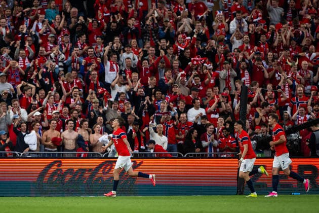 260601 David Moller Wolfe, Jorgen Strand Larsen and Alexander Sorloth of Norway celebrate after 4-0 (later disallowed) during the International Friendly, Länderspiel, Nationalmannschaft football match between Norway and Sweden on June 1, 2026 in Oslo. Photo: Joel Marklund BILDBYRAN kod JM JM0820 bbeng fotboll football soccer fotball träningslandskamp privatlandskamp landskamp international friendly norge norway sverige sweden sverige a jubel Copyright: JOELxMARKLUND BB260601JM106
