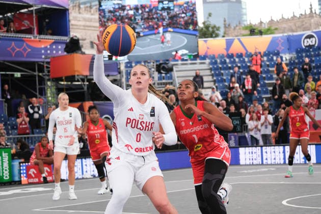 June 1, 2026, Warsaw, Masovian Voivodeship, Poland: PolandÃ¢â‚¬â ¢s ALEKSANDRA ZIEMBORSKA (0) and MadagascarÃ¢â‚¬â ¢s HARISOA HAJANIRINA (1) in action during a FIBA 3x3 Basketball World Cup womenÃ¢â‚¬â ¢s Pool A game between Poland and Madagascar in Warsaw, Poland. Warsaw Poland - ZUMAk204 20260601_zip_k204_083 Copyright: xRomanxKozielx