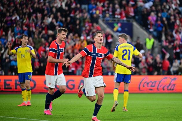 OSLO, NORGE 20260601 Norges 5 David Moller Wolf jublar över mal 4-0, som dock blir bortdömt pa grund av norsk offside, under mandagens träningslandskamp i fotboll mellan Norge och Sverige pa Ulleval Stadion i Oslo inför fotbolls-VM i sommar.