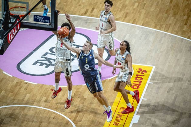 Basketball Berlin 01.06.2026 Saison 2025 2026 EasyCredit BBL 1. Bundesliga Männer, Herren Playoffs Halbfinale Spiel 2 Alba Berlin - BMA365 Bamberg Baskets Sam Griesel (Alba Berlin, No.05)