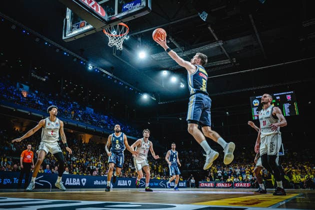 Basketball Berlin 01.06.2026 Saison 2025 2026 EasyCredit BBL 1. Bundesliga Männer, Herren Playoffs Halbfinale Spiel 2 Alba Berlin - BMA365 Bamberg Baskets Martin Hermannsson (Alba Berlin, No.15)