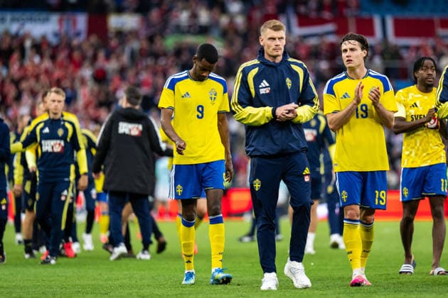 260601 Alexander Isak, Eric Smith and Mattias Svanberg of Sweden look dejected after the International Friendly, Länderspiel, Nationalmannschaft football match between Norway and Sweden on June 1, 2026 in Oslo. Photo: Joel Marklund BILDBYRAN kod JM JM0820 bbeng fotboll football soccer fotball träningslandskamp privatlandskamp landskamp international friendly norge norway sverige sweden sverige a depp Copyright: JOELxMARKLUND BB260601JM136