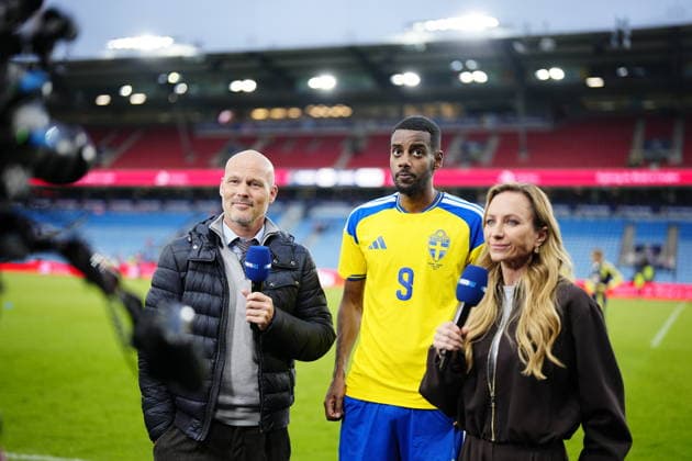 OSLO, NORWAY 20260601 Sweden s Alexander Isak is interviewed by Fredrik Ljungberg and Frida Nordstrand on Viaplay after Monday s friendly match between Norway and Sweden at Ulleval Stadium in Oslo ahead of this summer s World Cup.