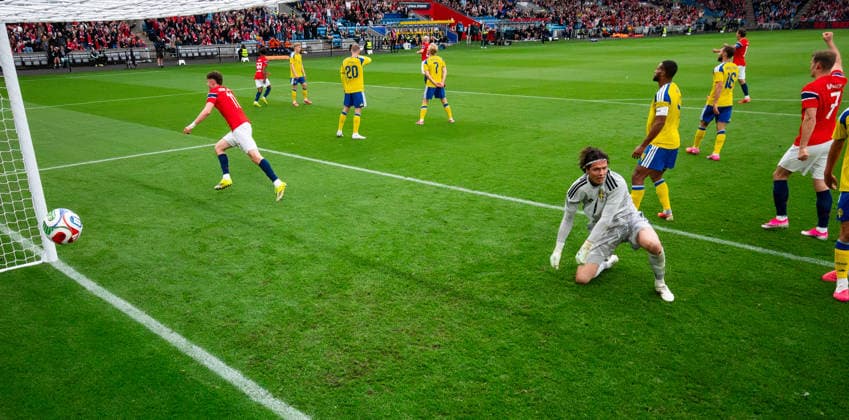 260601 Jorgen Strand Larsen of Norway celebrates after scoring the 1-0 goal behind goalkeeper Jacob Widell Zetterström of Sweden during the International Friendly, Länderspiel, Nationalmannschaft football match between Norway and Sweden on June 1, 2026 in Oslo. Photo: Joel Marklund BILDBYRAN kod JM JM0820 bbeng fotboll football soccer fotball träningslandskamp privatlandskamp landskamp international friendly norge norway sverige sweden sverige a jubel Copyright: JOELxMARKLUND BB260601JM149