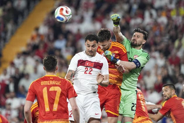 Turkiye v North Macedonia - Friendly match ISTANBUL, TURKIYE - JUNE 1: Kaan Ayhan (22) of Turkiye in action against Azer Omeragic (17) of North Macedonia during the International Friendly, Länderspiel, Nationalmannschaft match between Turkiye and North Macedonia at Chobani Stadium, on June 1, 2026, in Istanbul, Turkiye. Beyza Comert Anadolu Istanbul Turkey. Editorial use only. Please get in touch for any other usage.  Copyright: x2026xAnadoluxBeyzaxComertx
