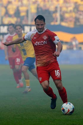 v.l.n.r.: Peter Kurzweg (Würzburger Kickers), im Rückspiel der Aufstiegsspiele zur 3. Liga zwischen dem FC Würzburger Kickers und dem 1. FC Lok Leipzig in der AKON Arena am Dallenberg, Würzburg, Deutschland, am 1. Juni 2026. DFB DFL REGULATIONS PROHIBIT ANY USE OF PHOTOGRAPHS AS IMAGE SEQUENCES AND OR QUASI-VIDEO, Copyright: HMBxMedia xHeikoxBecker