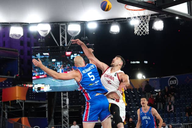 June 1, 2026, Warsaw, Masovian Voivodeship, Poland: SpainÃ¢â‚¬â ¢s IVAN AURRECOECHEA (15) and SerbiaÃ¢â‚¬â ¢s NENAD NERANDZIC (5) and STRAHINJA STOJACIC (3) in action during a FIBA 3x3 Basketball World Cup menÃ¢â‚¬â ¢s Pool A game between Serbia and Spain in Warsaw, Poland. Basketball 2026: FIBA 3x3 World Cup MenÃ¢â‚¬â ¢S Pool A: Serbia 16:12 Spain  - ZUMAk204 20260601_zip_k204_090 Copyright: xRomanxKozielx