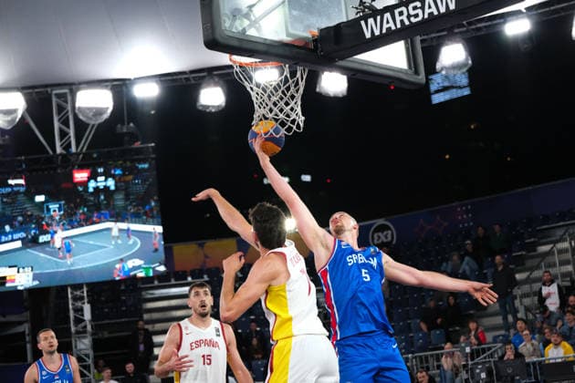 June 1, 2026, Warsaw, Masovian Voivodeship, Poland: SerbiaÃ¢â‚¬â ¢s NENAD NERANDZIC (5) and SpainÃ¢â‚¬â ¢s DIEGO DE BLAS (7) and IVAN AURRECOECHEA (15) in action during a FIBA 3x3 Basketball World Cup menÃ¢â‚¬â ¢s Pool A game between Serbia and Spain in Warsaw, Poland. Basketball 2026: FIBA 3x3 World Cup MenÃ¢â‚¬â ¢S Pool A: Serbia 16:12 Spain  - ZUMAk204 20260601_zip_k204_114 Copyright: xRomanxKozielx