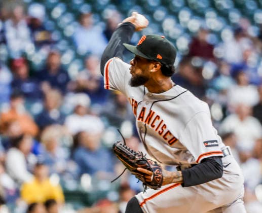 San Francisco Giants relief pitcher Wilkin Ramos throws in the fifth inning of the MLB, Baseball Herren, USA game between the San Francisco Giants and the Milwaukee Brewers at American Family Field in Milwaukee, Wisconsin on Monday, June 1, 2026.  MIL20260601822 TANNENxMAURY