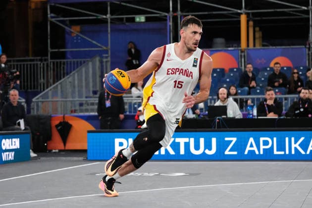 June 1, 2026, Warsaw, Masovian Voivodeship, Poland: SpainÃ¢â‚¬â ¢s IVAN AURRECOECHEA (15) in action during a FIBA 3x3 Basketball World Cup menÃ¢â‚¬â ¢s Pool A game between Serbia and Spain in Warsaw, Poland. Basketball 2026: FIBA 3x3 World Cup MenÃ¢â‚¬â ¢S Pool A: Serbia 16:12 Spain  - ZUMAk204 20260601_zip_k204_121 Copyright: xRomanxKozielx