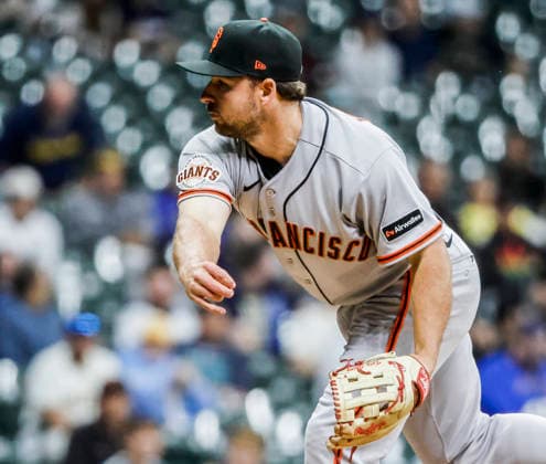 San Francisco Giants infielder Buddy Kennedy pitches in the eighth inning of the MLB, Baseball Herren, USA game between the San Francisco Giants and the Milwaukee Brewers at American Family Field in Milwaukee, Wisconsin on Monday, June 1, 2026.  MIL20260601831 TANNENxMAURY