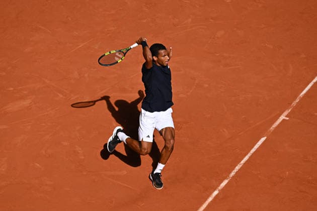 2026 French Open - Felix Auger-Aliassime Felix Auger-Aliassime (CAN) during his fourth round match at the 2026 Roland Garros French Tennis open tournament in Paris, France, on June 1, 2026. Photo by Corinne Dubreuil ABACAPRESS.COM Paris France  Copyright: xDubreuilxCorinne ABACAx