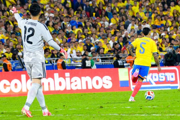 June 1, 2026, Bogota, Bogota D.C, Colombia: Colombia s Camilo Vargas (L) and Kevin Castano (R) during the last friendly match between Colombia and Costa Rica in Bogota s El Campin Stadium, Colombia on June 1, 2026. Colombia V Costa Rica - Friendly Match Before FIFA World Cup, WM, Weltmeisterschaft, Fussball 2026  - ZUMAvp1_ 20260601_zia_vp1_029 Copyright: xSebastianxBarrosx