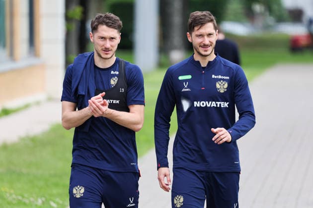 RUSSIA, KHIMKI - JUNE 2, 2026: Players Anton Miranchuk (L) and Alexei Miranchuk attend a practice session of the Russian national football team at the Novogorsk Training Centre in Khimki, northwest of Moscow. Sergei Savostyanov TASS  93292954