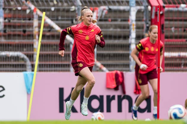 COLOGNE, GERMANY - JUNE 02: Vivien Endemann (Germany, 8) during warm up during a training session prepare for the UEFA European Qualifiers for the FIFA Women™s World Cup 2027 between Germany vs. Norway at Sportpark Hoehenberg on June 02, 2026 in Mainz, Germany. North Rhine Westphalia Germany Copyright: xSteffiexWunderlx