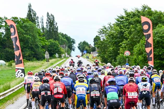 Tour de Wallonie 2026 Stage 2 LIBRAMONT-CHEVIGNY, BELGIUM - JUNE 02 : Illustration picture of the start of the race during stage 2 of the 47th edition of Ethias Tour de Wallonie an UCI ProSeries 2.Pro cycling road race stage for Men Elite of 192.1 km with start in Jodoigne and finish in Libramont-Chevigny on June 2, 2026 in Libramont-Chevigny, Belgium, 02 06 2026 ( Motordriver Pieter Van Herzele - Libramont-Chevigny Belgium  Copyright: xVincentxKalutx