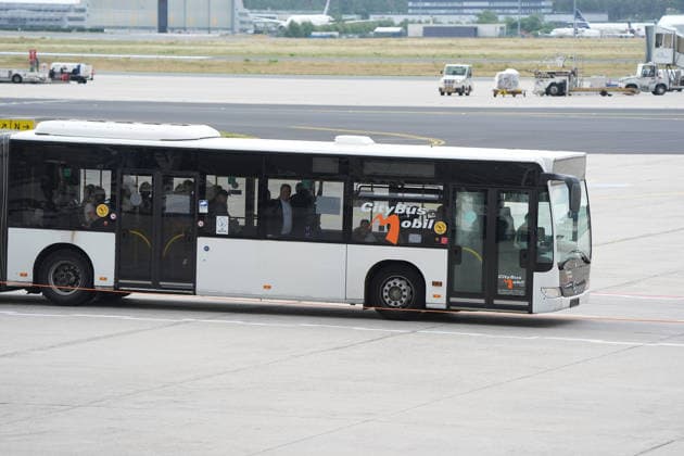 Bus mit der Nationalmannschaft kommt an - Frankfurt 02.06.2026: Abflug der Deutschen Nationalmannschaft zur WM in die USA