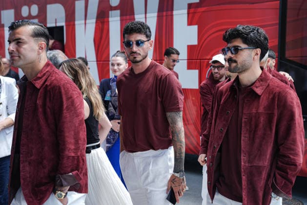 The Turkish National Football Team s 2026 FIFA World Cup, WM, Weltmeisterschaft, Fussball journey has begun ISTANBUL, TURKIYE - JUNE 02: Abdulkerim Bardakci (L), Samet Akaydin (C) and Eren Elmali (R) of Turkiye depart from Istanbul, Turkiye with the Turkish National Football Team, which will compete in the 2026 FIFA World Cup, on June 02, 2026. The Turkish squad departed from the Riva Hasan Dogan National Teams Camp and Training Facilities by bus and traveled to the USA by private plane departing from Istanbul Airport. Cemal Yurttas Anadolu Istanbul Turkey. Editorial use only. Please get in touch for any other usage.  Copyright: x2026xAnadoluxCemalxYurttasx