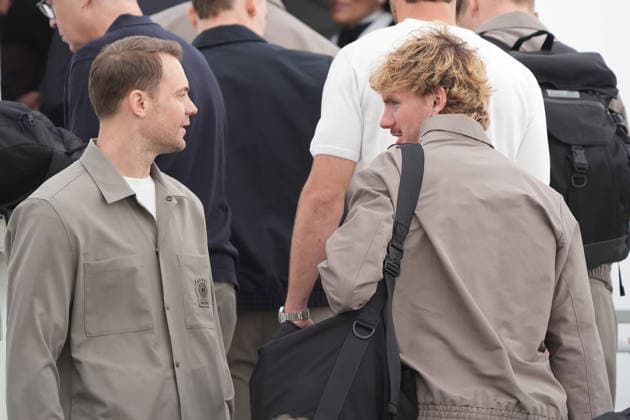 Torwart Manuel Neuer (Deutschland Germany) und Nick Woltemade (Deutschland Germany) - Frankfurt 02.06.2026: Abflug der Deutschen Nationalmannschaft zur WM in die USA