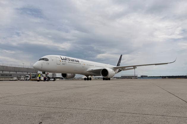 A350-900 der Lufthansa mit der Nationalmannschaft steht zum Abflug bereit und ist beim Push-back - Frankfurt 02.06.2026: Abflug der Deutschen Nationalmannschaft zur WM in die USA