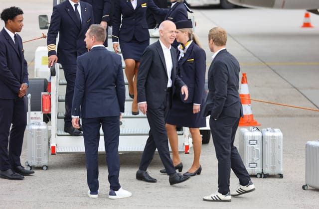 02.06.2026, Fussball DFB Nationalmannschaft, Abflug der Deutschen Fussball Nationalmannschaft vom Flughafen Frankfurt mit Lufthansa Flieger LH 434 zur Weltmeisterschaft 2026 in die USA nach Chicago, v.l., DFB-Präsident Bernd Neudendorf DFL DFB REGULATIONS PROHIBIT ANY USE OF PHOTOGRAPHS AS IMAGE SEQUENCES AND OR QUASI-VIDEO. xdcx Copyright: HMBxMedia Claus