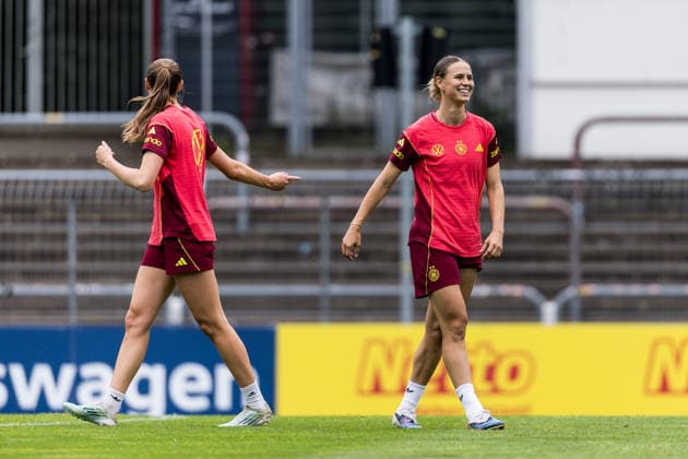 COLOGNE, GERMANY - JUNE 02: Klara Buehl (Bühl, Buhl, Germany, 19) smiling during a training session prepare for the UEFA European Qualifiers for the FIFA Women™s World Cup 2027 between Germany vs. Norway at Sportpark Hoehenberg on June 02, 2026 in Mainz, Germany. North Rhine Westphalia Germany Copyright: xSteffiexWunderlx