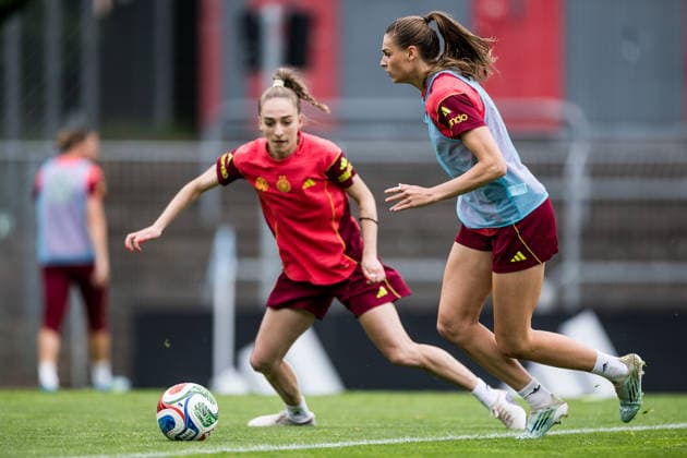 COLOGNE, GERMANY - JUNE 02: Jule Brand (Germany, 22) controls the ball against Sophia Kleinherne (Germany, 23) during a training session prepare for the UEFA European Qualifiers for the FIFA Women™s World Cup 2027 between Germany vs. Norway at Sportpark Hoehenberg on June 02, 2026 in Cologne, Germany. North Rhine Westphalia Germany Copyright: xSteffiexWunderlx
