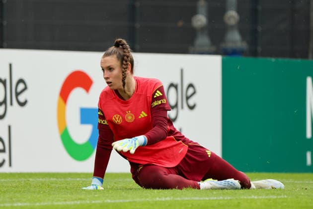 Köln, Deutschland: 02.06. 2026 - Training der DFB Frauen - Vorbereitung Länderspiel Deutschland vs. Norwegen für WM Qualifikation 2027 Im Bild: Torhüterin Ena Mahmutovic (Deutschland) Copyright: HMBxMedia MadeleinexFantini