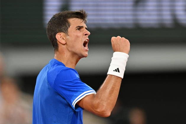 2026 French Open, Roland-Garros - Day 10 PARIS, FRANCE - JUNE 02: Rafael Jodar of Spain competes with Alexander Zverev (not seen) of Germany during their Men s Singles quarter-final match on Day Ten of the 2026 French Open at Roland Garros on June 02, 2026 in Paris, France. Mustafa Yalcin Anadolu Paris France. Editorial use only. Please get in touch for any other usage.  Copyright: x2026xAnadoluxMustafaxYalcinx