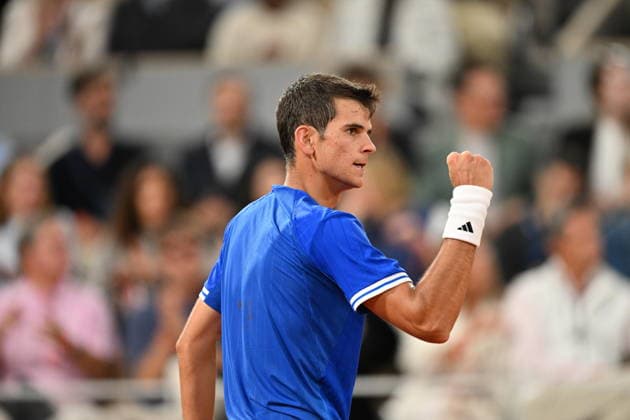 2026 French Open, Roland-Garros - Day 10 PARIS, FRANCE - JUNE 02: Rafael Jodar of Spain competes with Alexander Zverev of Germany during their Men s Singles quarter-final match on Day Ten of the 2026 French Open at Roland Garros on June 02, 2026 in Paris, France. Mustafa Yalcin Anadolu Paris France. Editorial use only. Please get in touch for any other usage.  Copyright: x2026xAnadoluxMustafaxYalcinx