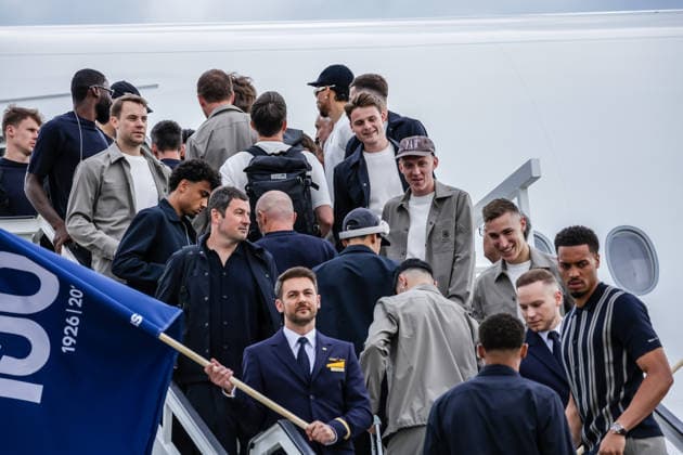 Abflug Deutsche Fußball Nationalmannschaft 02.06.26: Abflug Deutsche Fußball Nationalmannschaft vom Flughafen in Frankfurt zur Fußball Weltmeisterschaft nach Chicago USA Frankfurt Flughafen Hessen Deutschland