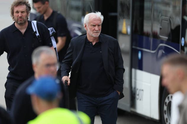 02.06.2026, Fussball DFB Nationalmannschaft, Abflug der Deutschen Fussball Nationalmannschaft vom Flughafen Frankfurt mit Lufthansa Flieger LH 434 zur Weltmeisterschaft 2026 in die USA nach Chicago, v.l., Sportdirektor Rudi Völler (Deutsche Fussball Nationalmannschaft, DFB) DFL DFB REGULATIONS PROHIBIT ANY USE OF PHOTOGRAPHS AS IMAGE SEQUENCES AND OR QUASI-VIDEO. xdcx Copyright: HMBxMedia Claus