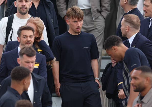 02.06.2026, Fussball DFB Nationalmannschaft, Abflug der Deutschen Fussball Nationalmannschaft vom Flughafen Frankfurt mit Lufthansa Flieger LH 434 zur Weltmeisterschaft 2026 in die USA nach Chicago, v.l., Lennart Karl (Deutsche Fussball Nationalmannschaft, DFB) DFL DFB REGULATIONS PROHIBIT ANY USE OF PHOTOGRAPHS AS IMAGE SEQUENCES AND OR QUASI-VIDEO. xdcx *** 02 06 2026, Soccer DFB National Team, Departure of the German National Soccer Team from Frankfurt Airport with Lufthansa plane LH 434 to the 2026 World Cup in the USA to Chicago, v l , Lennart Karl German National Soccer Team, DFB DFL DFB REGULATIONS PROHIBIT ANY USE OF PHOTOGRAPHS AS IMAGE SEQUENCES AND OR QUASI VIDEO xdcx Copyright: HMBxMedia Claus