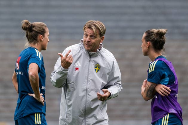 260602 Filippa Angeldahl, Head coach Tony Gustavsson and Julia Zigiotti Olme of the Swedish women s national football team during a training session on June 2, 2026 in Gothenburg. Photo: Mathias Bergeld BILDBYRAN kod MB MB1378 fotboll football soccer fotball vm-kval kval fifa womens world cup qualifier qualifier träning practice training sverige sweden dam bbeng women kvinner Copyright: MATHIASxBERGELD BB260602MB007