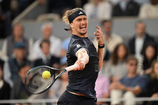 2026 French Open, Roland-Garros - Day 10 PARIS, FRANCE - JUNE 02: Rafael Jodar (not seen) of Spain competes with Alexander Zverev of Germany during their Men s Singles quarter-final match on Day Ten of the 2026 French Open at Roland Garros on June 02, 2026 in Paris, France. Mustafa Yalcin Anadolu Paris France. Editorial use only. Please get in touch for any other usage.  Copyright: x2026xAnadoluxMustafaxYalcinx