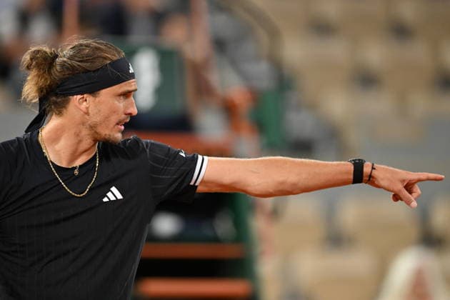 2026 French Open, Roland-Garros - Day 10 PARIS, FRANCE - JUNE 02: Rafael Jodar (not seen) of Spain competes with Alexander Zverev of Germany during their Men s Singles quarter-final match on Day Ten of the 2026 French Open at Roland Garros on June 02, 2026 in Paris, France. Mustafa Yalcin Anadolu Paris France. Editorial use only. Please get in touch for any other usage.  Copyright: x2026xAnadoluxMustafaxYalcinx