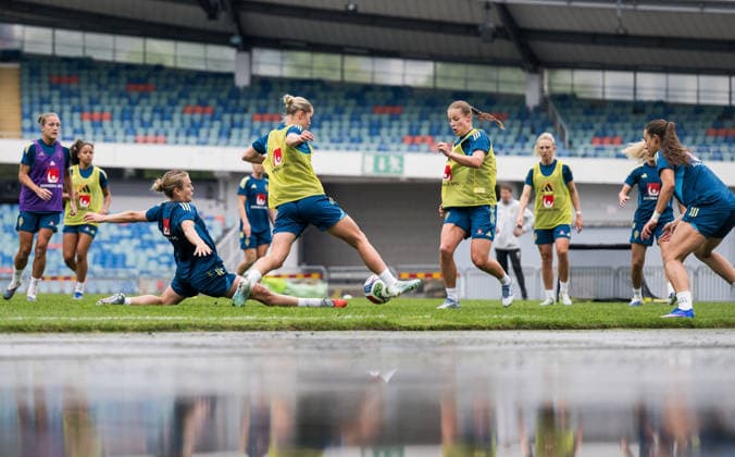 260602 Beata Olsson, Hanna Lundkvist and Anna Anvegard of the Swedish women s national football team during a training session on June 2, 2026 in Gothenburg. Photo: Mathias Bergeld BILDBYRAN kod MB MB1378 fotboll football soccer fotball vm-kval kval fifa womens world cup qualifier qualifier träning practice training sverige sweden dam bbeng women kvinner Copyright: MATHIASxBERGELD BB260602MB019