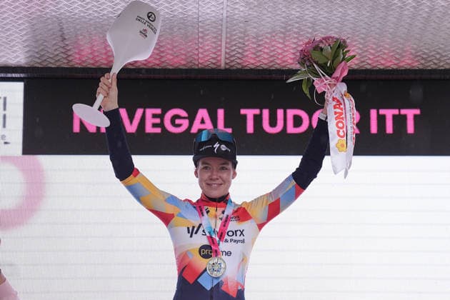 Netherlands™s Anna van der Breggen of Team SD Worx - Protime™s (pink jersey) winner of the stage on the podium during Stage 4, an individual time trial, of the Giro d™Italia Women, from Belluno to Nevegal, Italy - Tuesday June 2, 2026  Copyright: xMarcoxAlpozzix xLaPressex