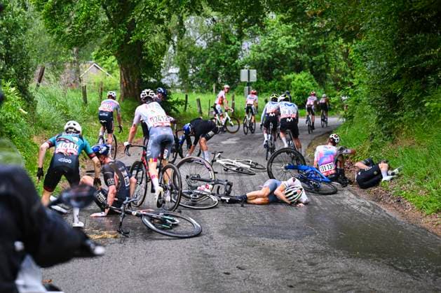 Tour de Wallonie 2026 Stage 2 LIBRAMONT-CHEVIGNY, BELGIUM - JUNE 02 : crash in the peloton during stage 2 of the 47th edition of Ethias Tour de Wallonie an UCI ProSeries 2.Pro cycling road race stage for Men Elite of 192.1 km with start in Jodoigne and finish in Libramont-Chevigny on June 2, 2026 in Libramont-Chevigny, Belgium, 02 06 2026 ( Motordriver Pieter Van Herzele - Libramont-Chevigny Belgium  Copyright: xVincentxKalutx