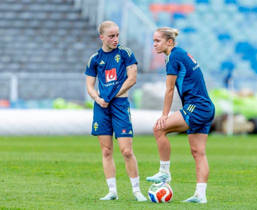 GOTHENBURG, SWEDEN 20260602 Anna Sandberg and Hanna Lundqvist during Tuesday s training with the women s national team, Nationalteam at Ullevi ahead of the upcoming World Cup qualifier against Denmark. GÖTEBORG SWEDEN x9200x
