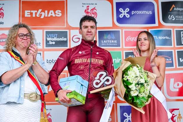 Tour de Wallonie 2026 Stage 2 LIBRAMONT-CHEVIGNY, BELGIUM - JUNE 02 : Oliver Ben (NZL) of Modern Adventure Pro Cycling on the podium during stage 2 of the 47th edition of Ethias Tour de Wallonie an UCI ProSeries 2.Pro cycling road race stage for Men Elite of 192.1 km with start in Jodoigne and finish in Libramont-Chevigny on June 2, 2026 in Libramont-Chevigny, Belgium, 02 06 2026 ( Motordriver Pieter Van Herzele - Libramont-Chevigny Belgium  Copyright: xVincentxKalutx