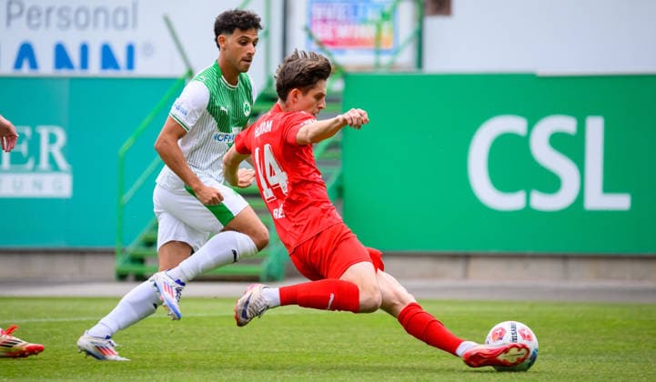 02.06.2026 - Fussball - Saison 2025 2026 - Relegation Oberliga Bayern Bayernliga Regionalliga : SpVgg Greuther Fürth II - ASV Cham - - xwoxzix - Lucas Torres Farias (8, SpVgg Greuther Fürth II ) Manuel Reiß (14, ASV Cham )