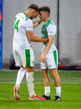 02.06.2026 - Fussball - Saison 2025 2026 - Relegation Oberliga Bayern Bayernliga Regionalliga : SpVgg Greuther Fürth II - ASV Cham - - xwoxzix - Torjubel Jubel Freude nach Treffer Tor Torschuß zum 1:0 durch Philipp Hack (13, SpVgg Greuther Fürth II ) - Yannick Scholz (14, SpVgg Greuther Fürth II ) Philipp Hack (13, SpVgg Greuther Fürth II )